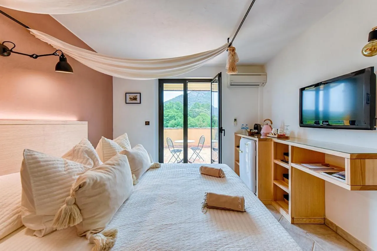 Bed and Breakfast La Bergerie Le Plan-de-la-Tour Bed & Breakfast