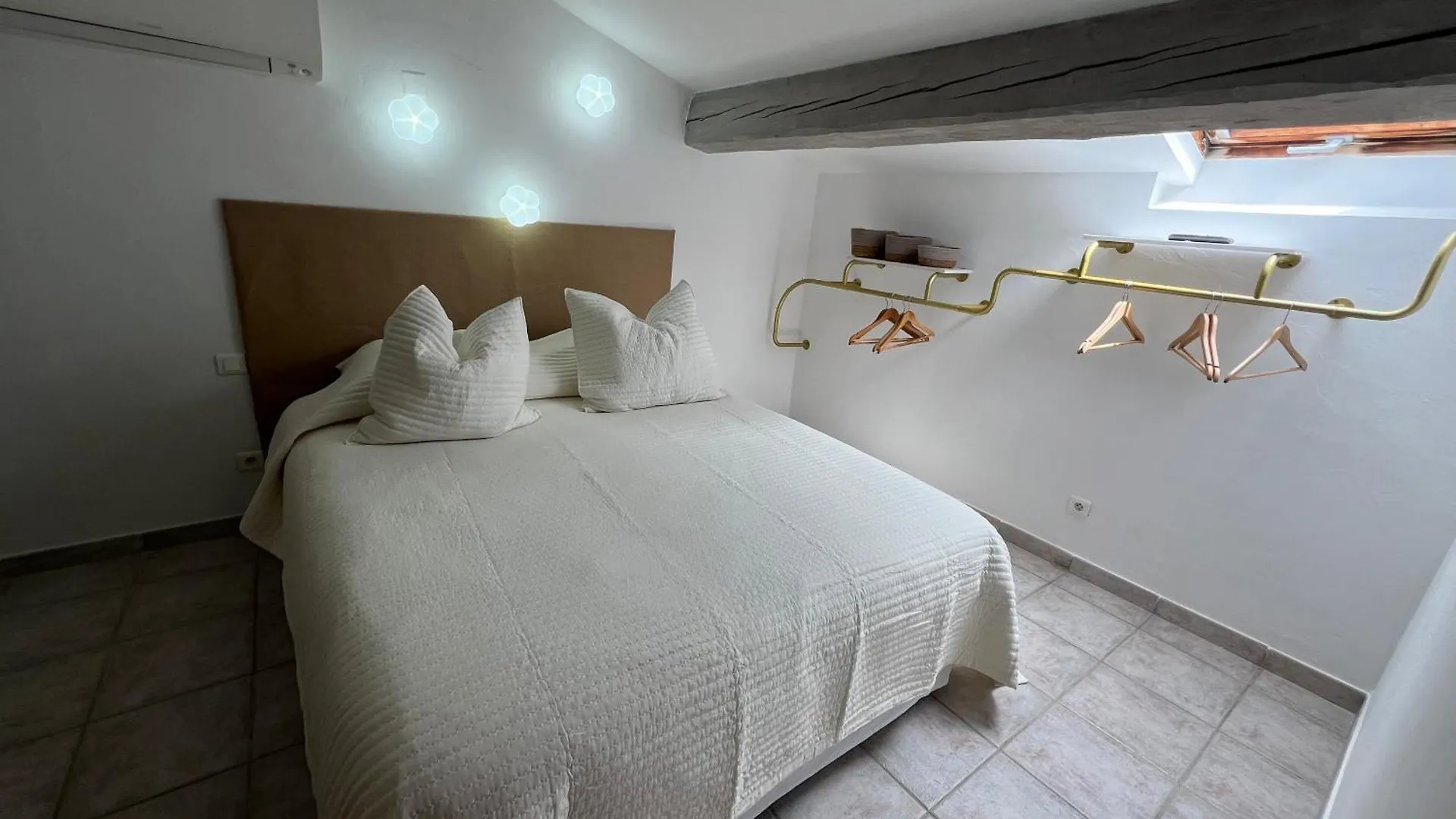 Couette-café Bed and Breakfast La Bergerie à Le Plan-de-la-Tour